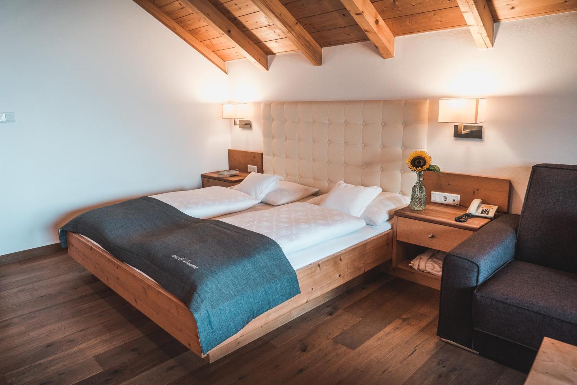Small Hotel Sonne Tirolo Zewnętrze zdjęcie