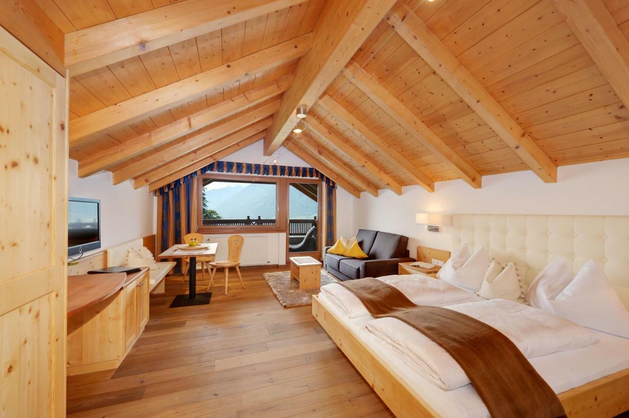 Small Hotel Sonne Tirolo Zewnętrze zdjęcie